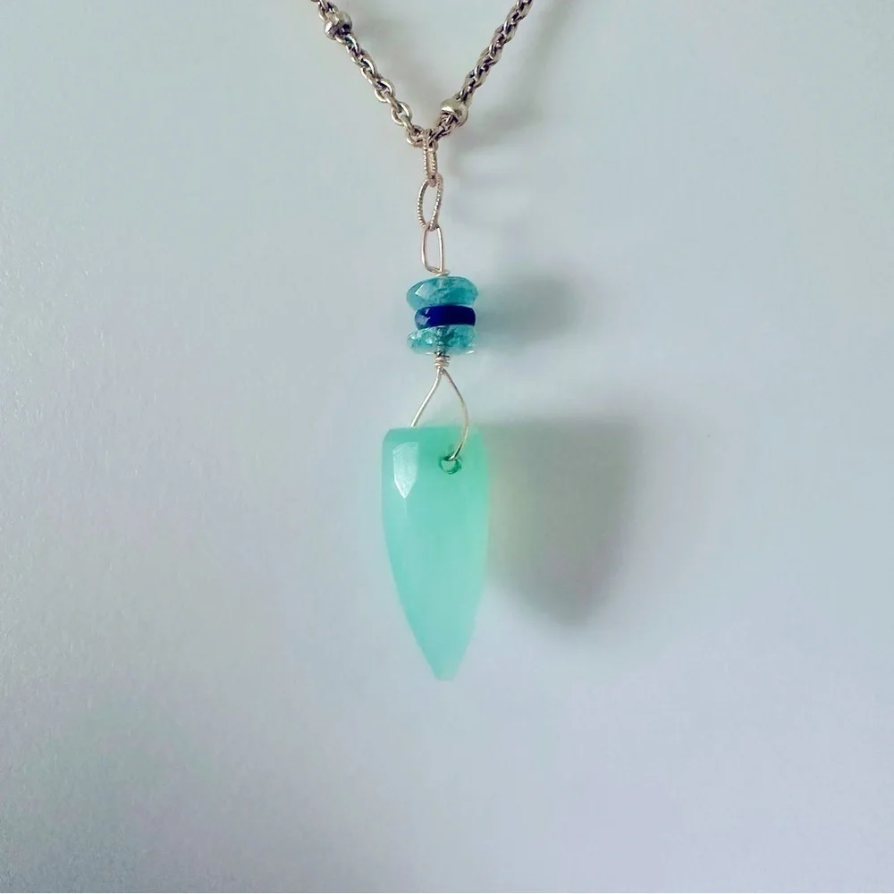 ALANA BESS‎ Aqua Blue Chrysoprase Faceted Dagger Pendant Necklace